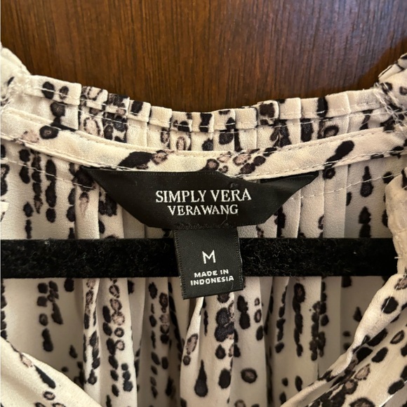 Vera Wang blouse - Picture 2 of 8